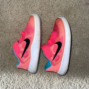 Nike Free RN toddler Size 8